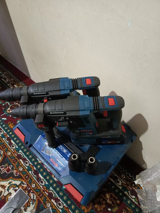 Перфоратор Bosch GBH 18v-26f с семный потрогом оригинал Германия .