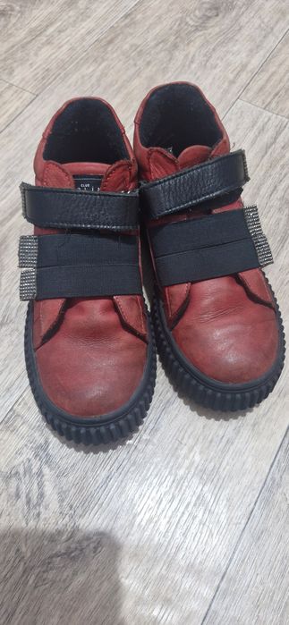 Продам ботинки для девочек