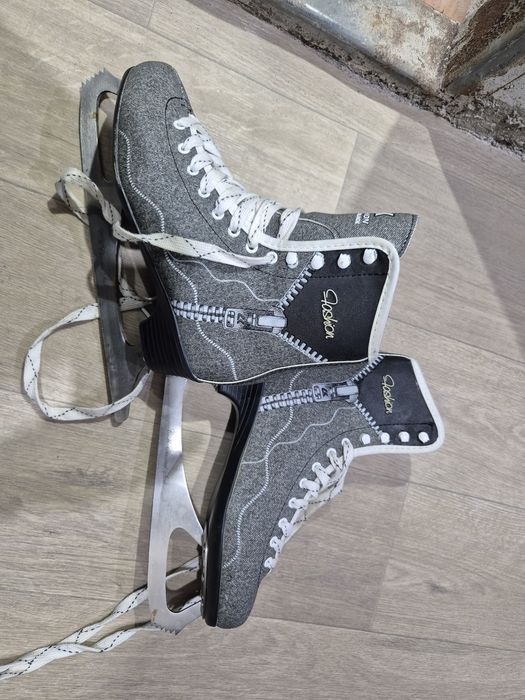 Коньки фигурные женские