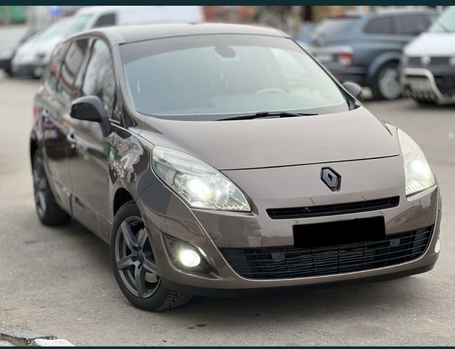 Renault grand scenic 2011