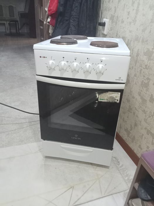 Продам электрическую плиту
