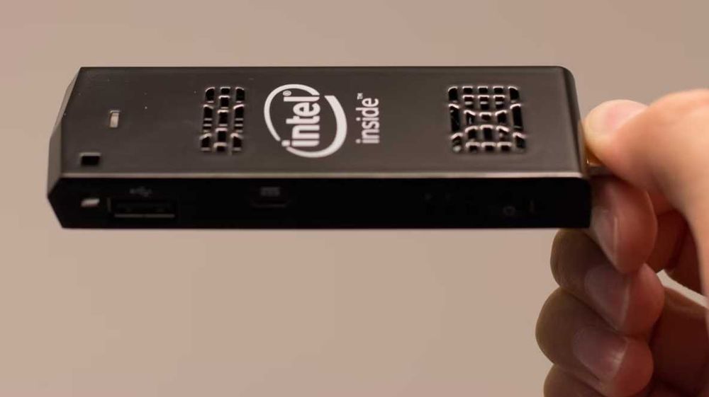 intel Compute Stick STCK1A32WFC Mini PC in Televizor