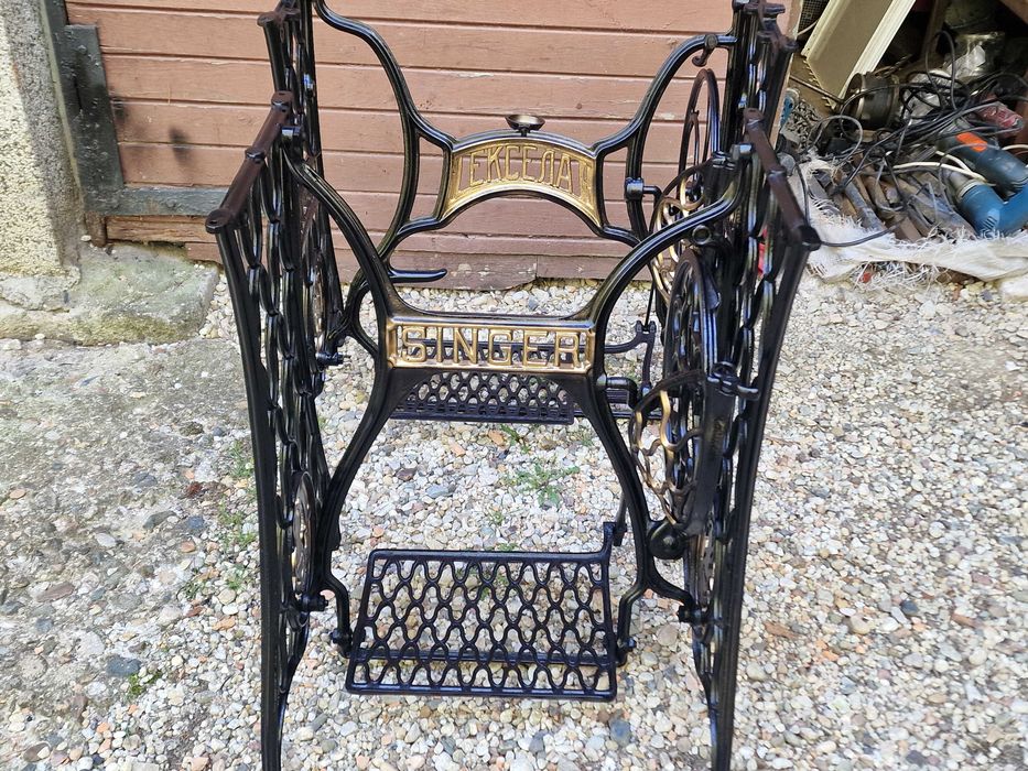 Метални крака за шевна машина Singer