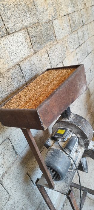 Дробилка для зерна