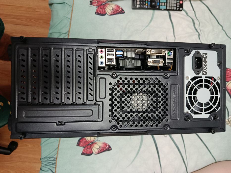 Calculator PC Intel i5-8400 8GB RAM DDR4 Adata SSD 256GB