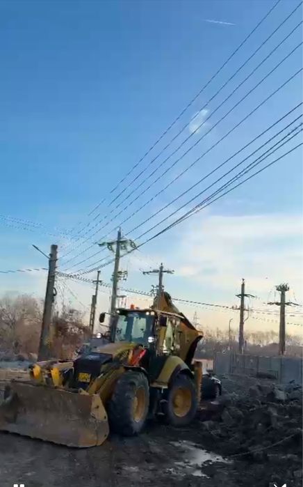 Închiriez buldoexcavator Caterpillar 434 cu operator calificat