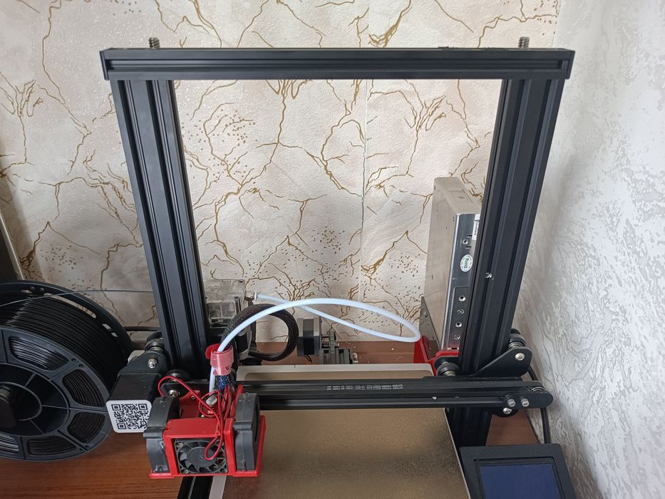 3D принтер Creality Ender 3 pro в отличном состоянии!!