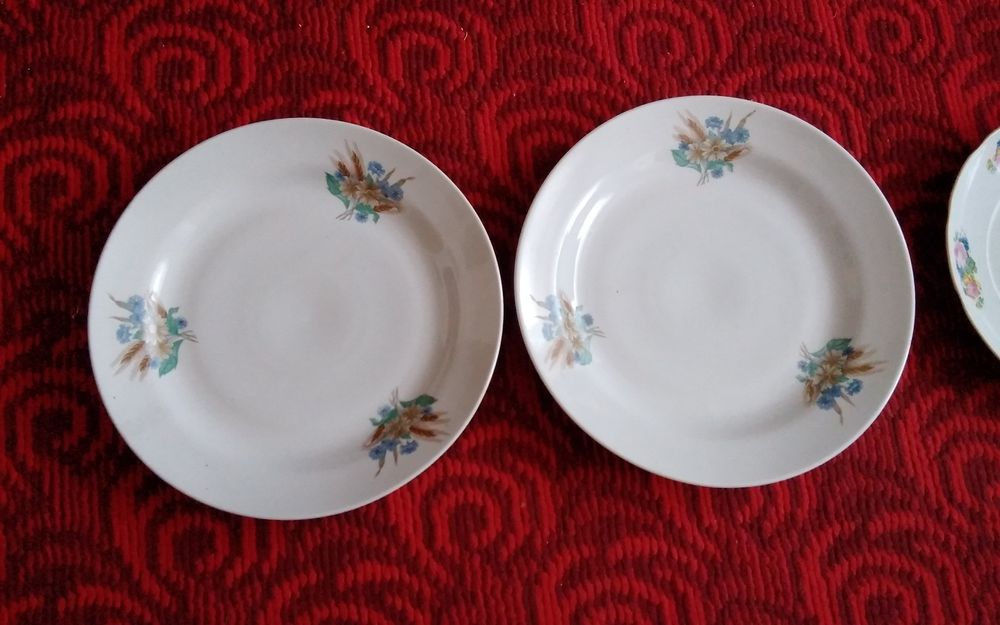 Продам фарфоровые блюдо