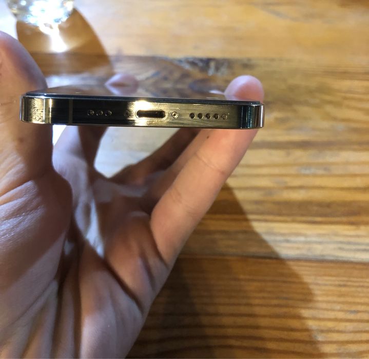 Продаётся айфон 12 про