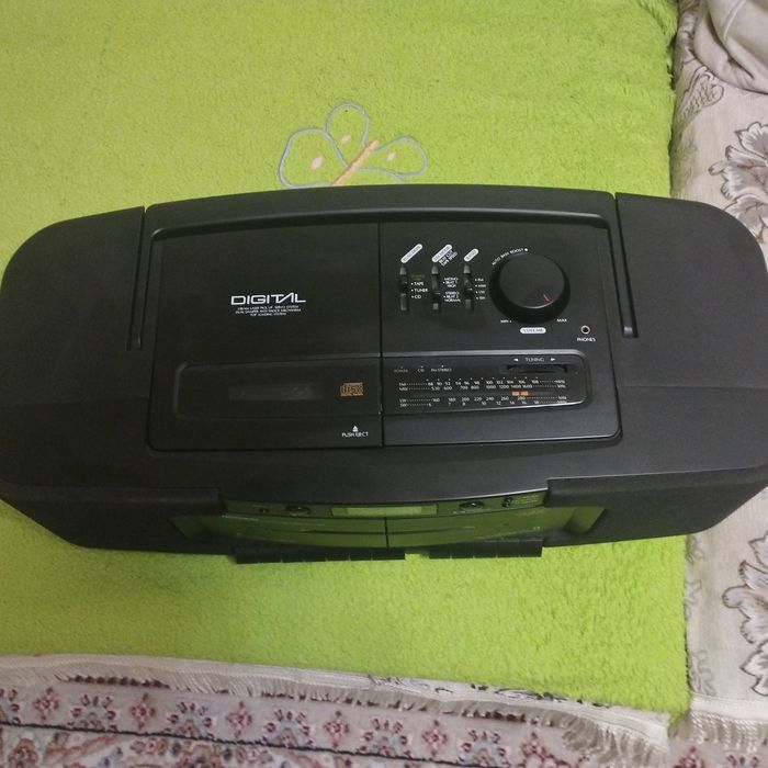 Магнитофон двух кассетный