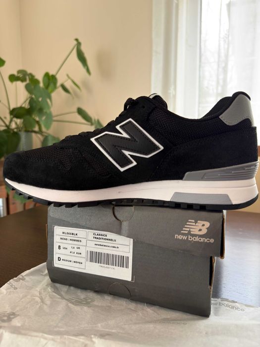 Adidasi New Balance noi, in cutie