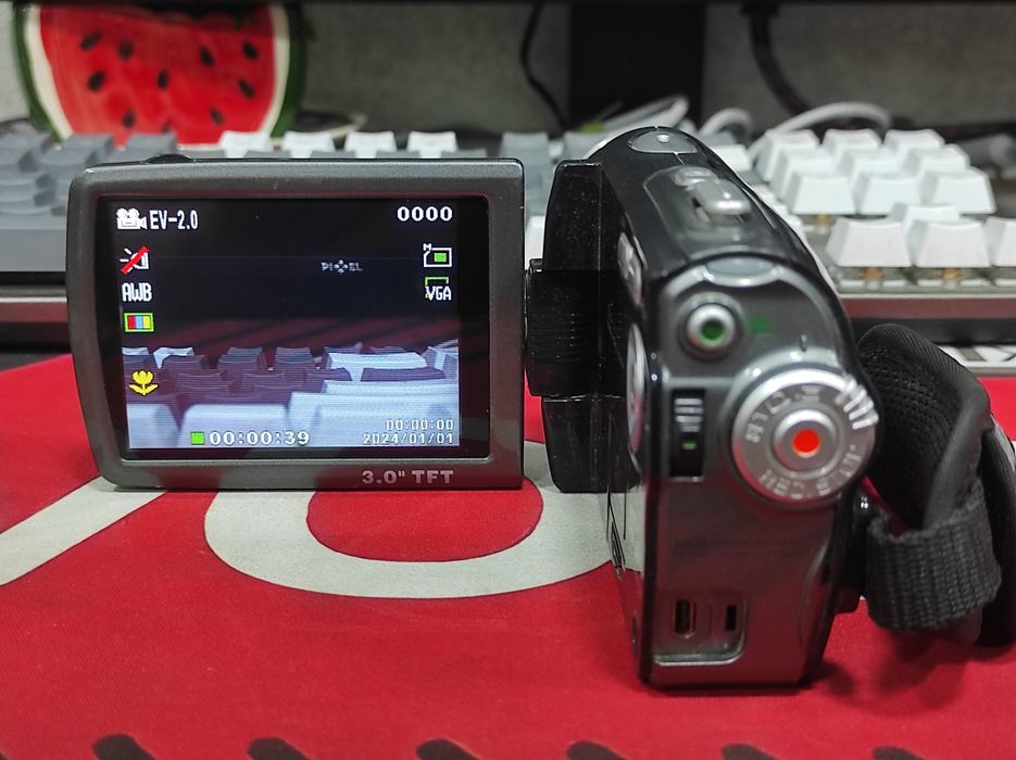 Цифровая видеокамера Sony 16.0 mp
