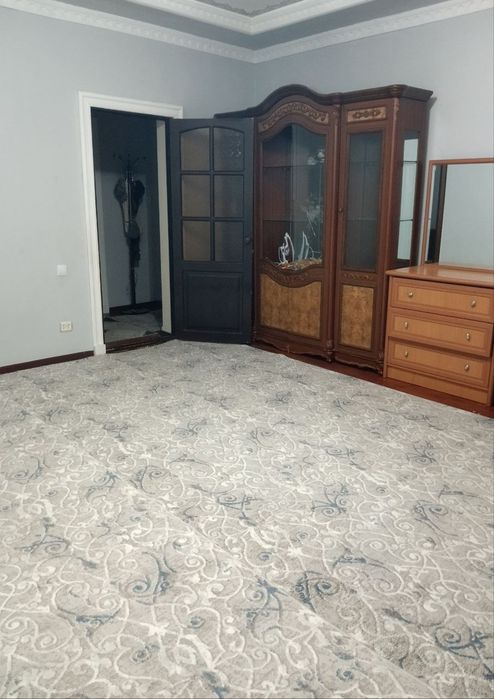 Sheriklikka Ijara kvartira ayol qizlar uchun