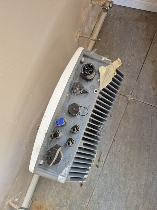 Invertor saj 3k cumpărat nou dar nefolosit niciodată