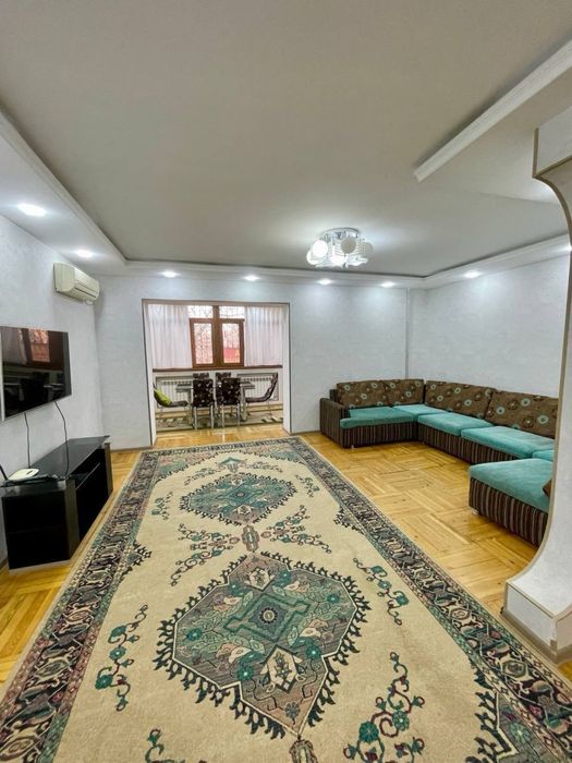 4-х комнатная Садык Азимова Ц1