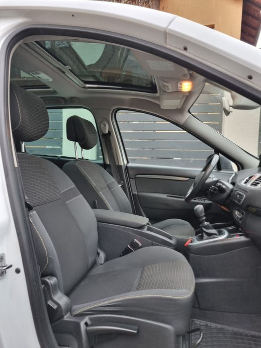 Vând Renault Scenic III înmatriculat euro 5