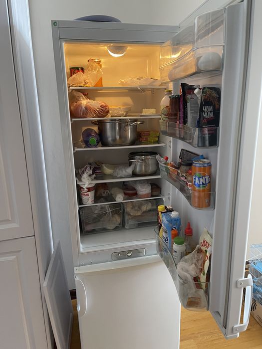 Продаю холодильник