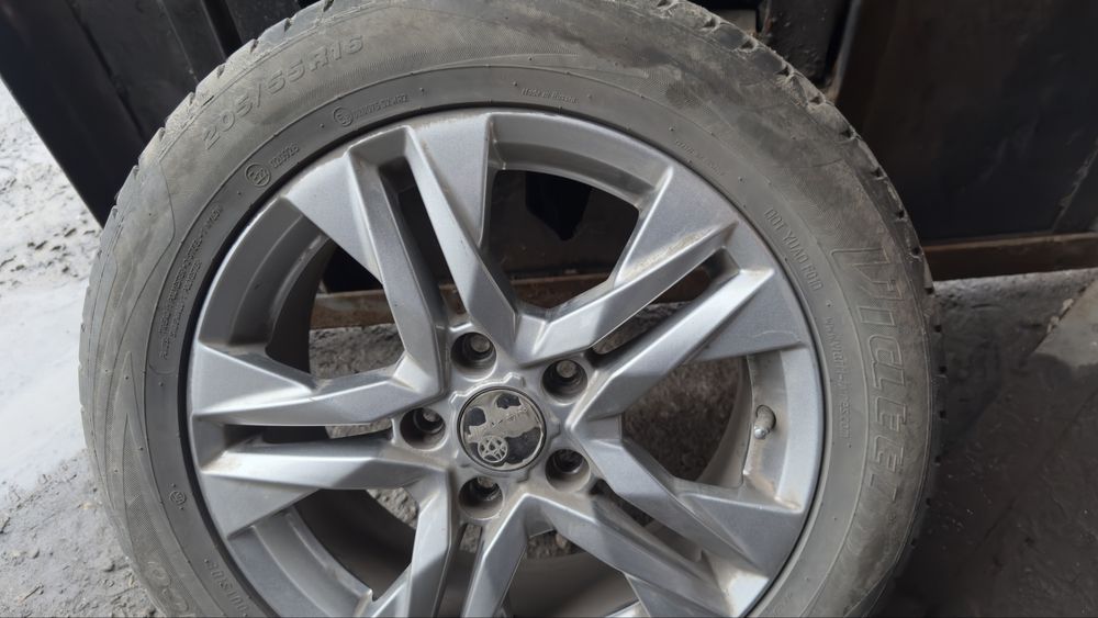 Продам диски с шинами