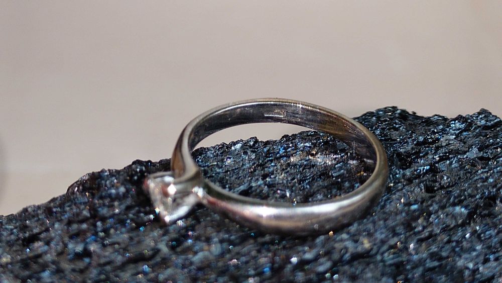 Inel de logodna din aur galben si alb de 18 k cu diamant natural