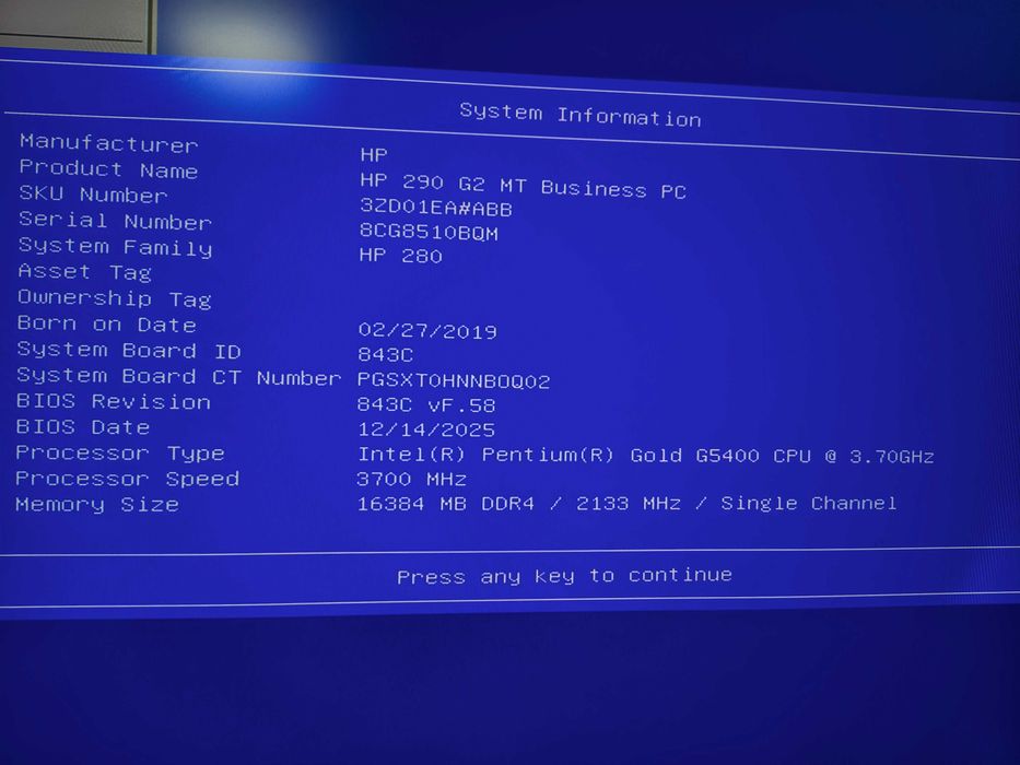 Intel Pentium Gold G5400 la 3,7 GHz, LGA1151, compatibil cu Windows 11