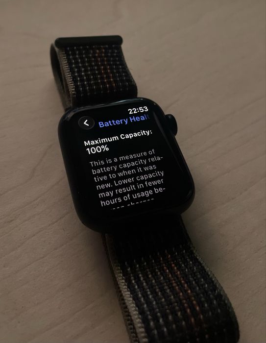 Apple Watch SE 2 (40mm) Като нов! - 100% Батерия, Пълен комплект