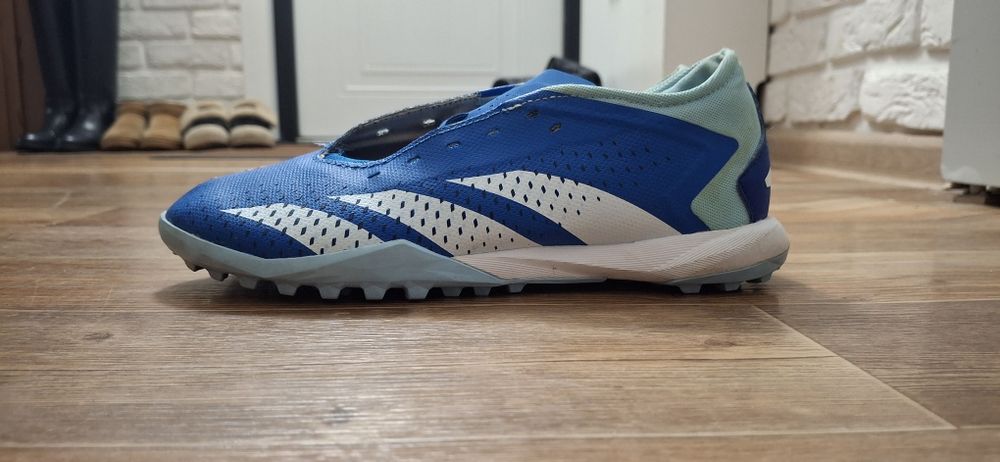 Сараканошки адидас придатор