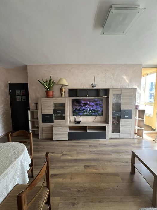 Давам под наем двустаен апартамент в Кръстова вада