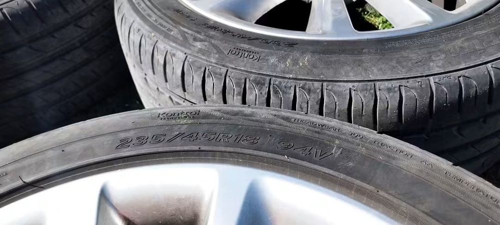 Set 4 anvelope 235/45 R18 94V- stare foarte bună
