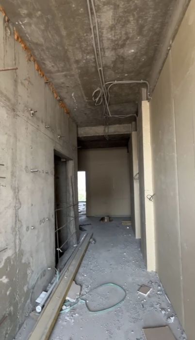 Продаётся на БУЗ-1 Художников новостройка 2ком