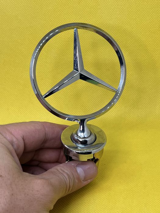Мерцедес Емблема