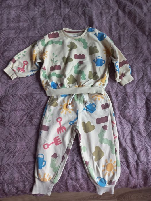 Детско  костюмче