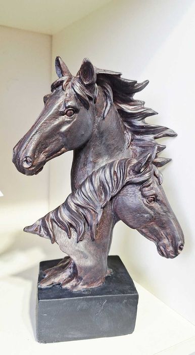 Нова Статуетка Кон - Сувенир Коне -Декорация - 23см