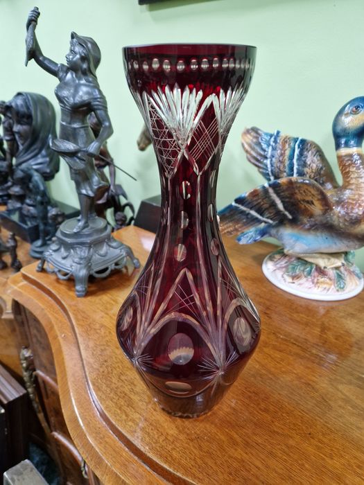 Много красива кристална ваза