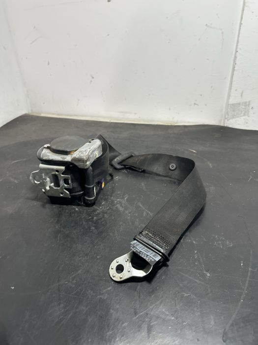 Centura siguranta mijloc spate Audi A8 D3 4E0857807C