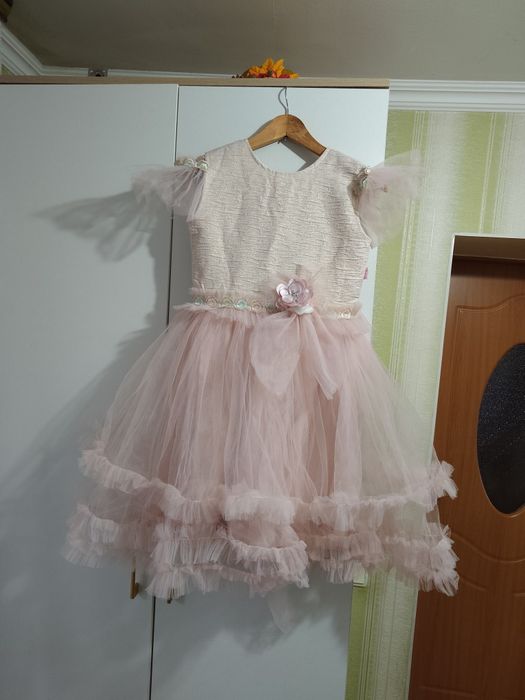 Продам платье в хорошем состоянии