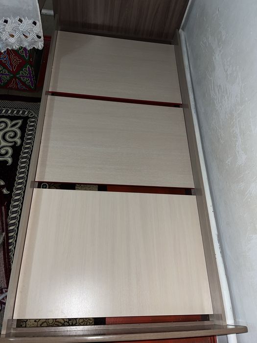 Жақсы жағдайда диван сатылады.