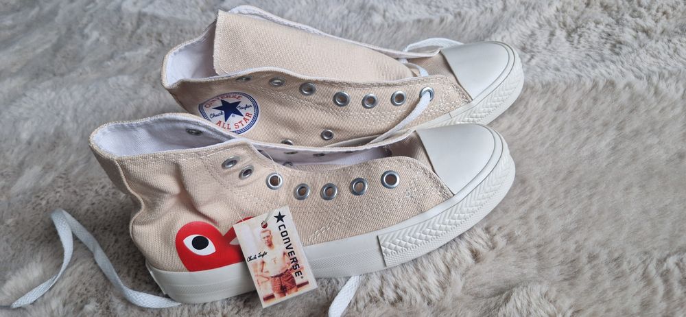 Converse bej cu alb, model CDG noi
