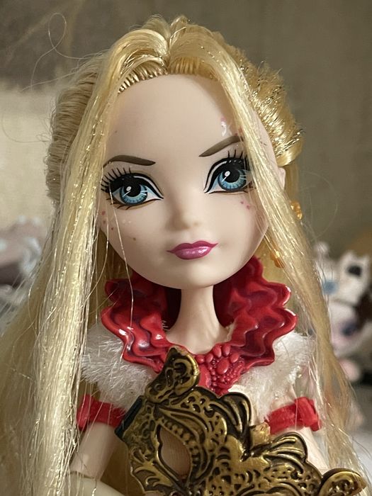 Эппл Вайт день коронации