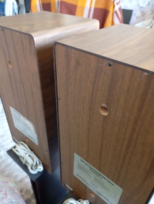 Vând boxe Isophon,rezervate