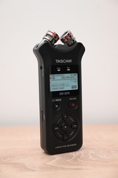 Tascam dr07x recorder
