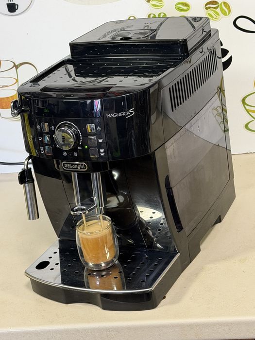 Кафемашина кафе автомат delonghi magnifica S с гаранция