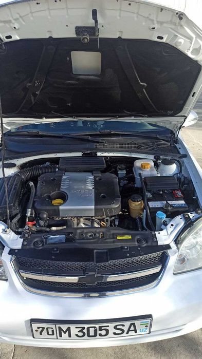 CHEVROLET LACETTI сотилади. холати аъло