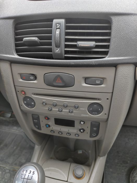 Renault symbol Thalia 2011 in stare foarte bună