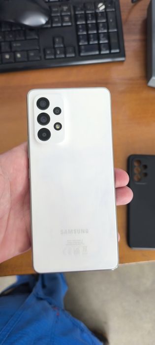 Продавам Samsung Galaxy A53 5G с 128 GB вградена памет.