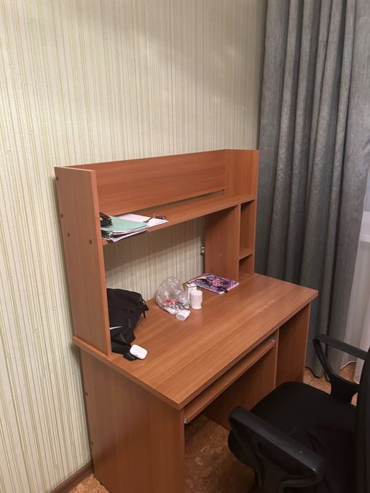 Компьютерный стол со стулом