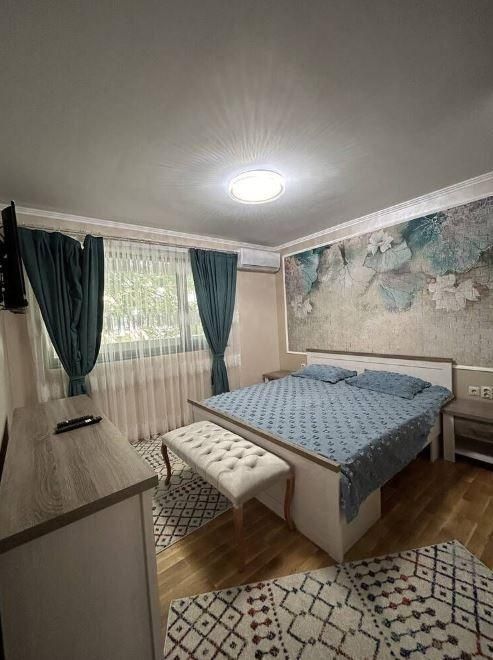 Дава се под наем Тристаен апартамент в Варна, Лятно кино Тракия - 102 кв.м за 847.62 € - Снимка #2