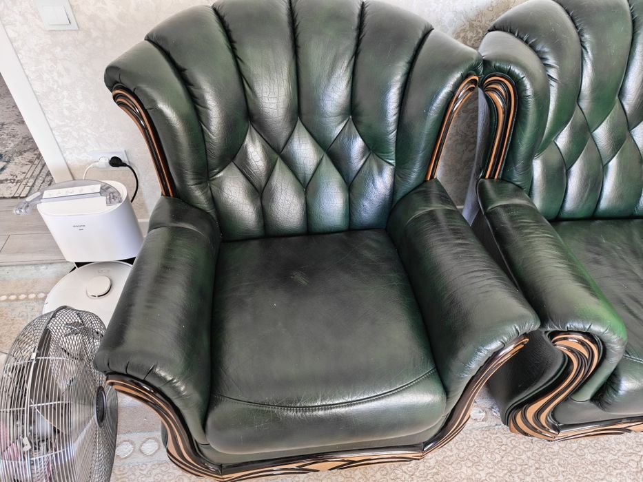 Кожаный диван и кресла