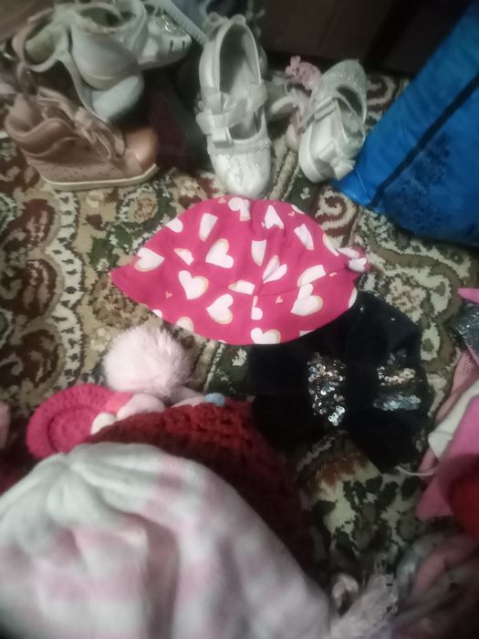 Продаются детские шапки , шляпы