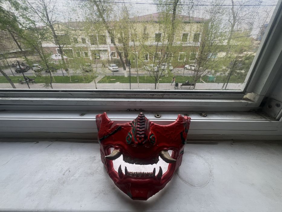 Маска дракона красная