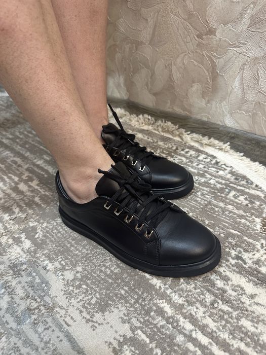 Кожаные кеды кроссовки